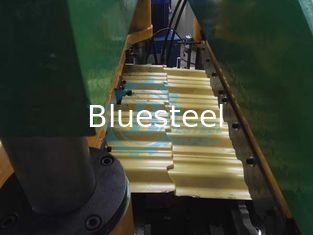 18 Stand-Farbe beschichtete Stahlschritt-Dach-Platten-Rolle, die Maschine für das Errichten bildet