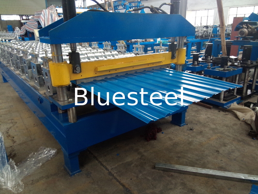 0.3-0.8mm Dicke Metalldachrollenformmaschine 8-15m/min Formgeschwindigkeit ±2mm Schnitttoleranz
