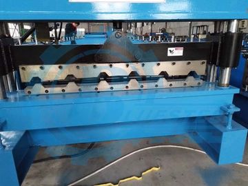 0.3-0.8mm Dicke Metalldachrollenformmaschine 8-15m/min Formgeschwindigkeit ±2mm Schnitttoleranz