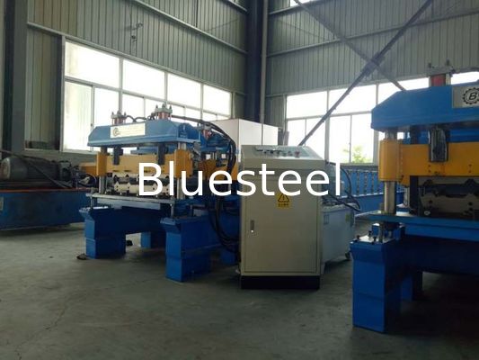 Effiziente Wellplattenformmaschine mit Omron-Coder Größe 7000*1500*1400mm