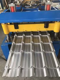 Einfach zu bedienende Stahlfliesenformmaschine mit hydraulischem Schneidsystem