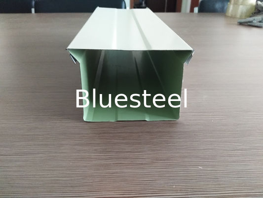 Trockenmauerbolzen und Bahnrolle, die Maschine bildet